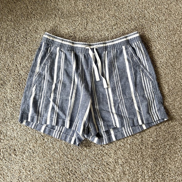 Nautica linen blend pull on shorts. Tie waist. Coastal. Beach. Classic stripes - Picture 1 of 10